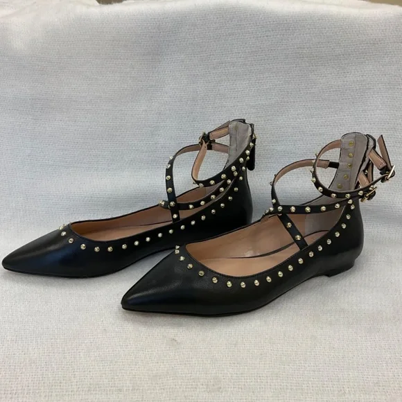 J Lo Jennifer Lopez Black Ayaba Closed Toe Shoes Gold Studded Details Sz 7.5 - Picture 2 of 11